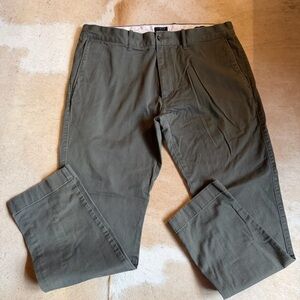 J. Crew Green Chinos Slim Fit Cotton Blend- 34/30 slim